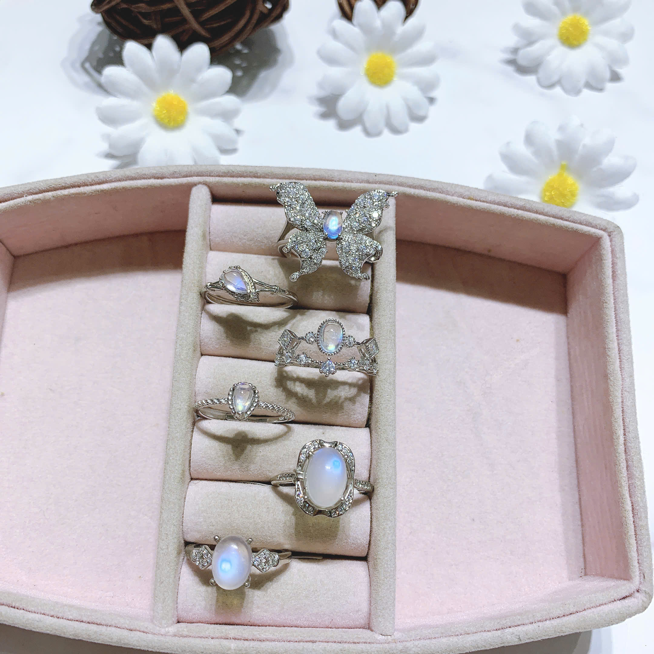 Nhẫn Moonstone tự nhiên cao cấp